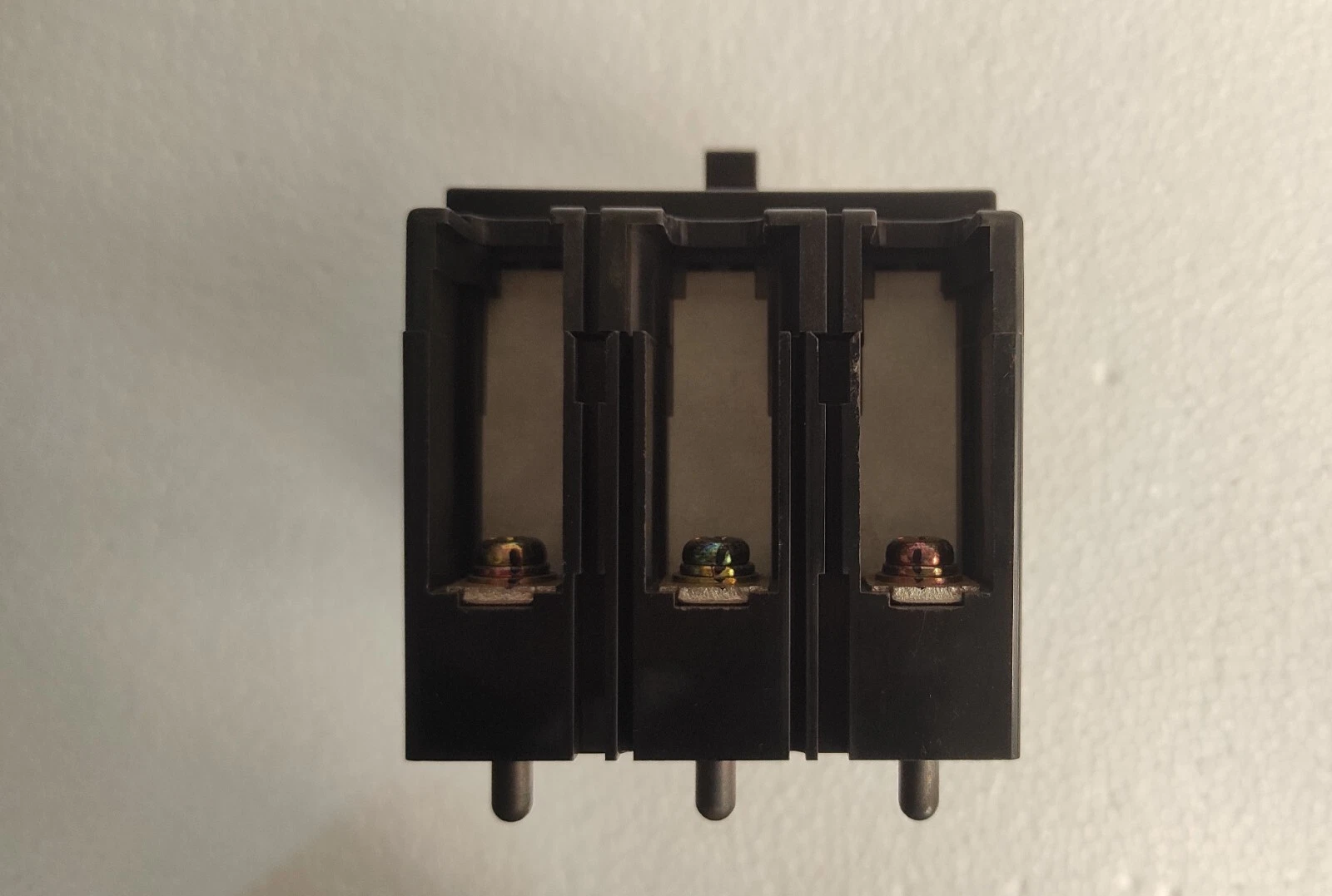 admin/uploads/uploads/Terasaki 5A 3 Pole Circuit Breaker_8.webp